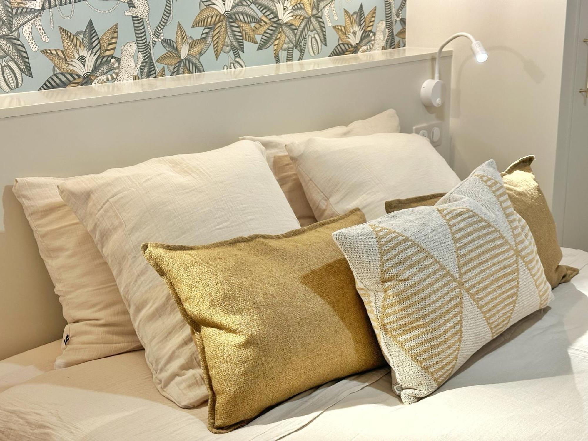 La Maison Cavet 5 Appartements De Standing Au Coeur Du Village Sanary-sur-Mer Ngoại thất bức ảnh