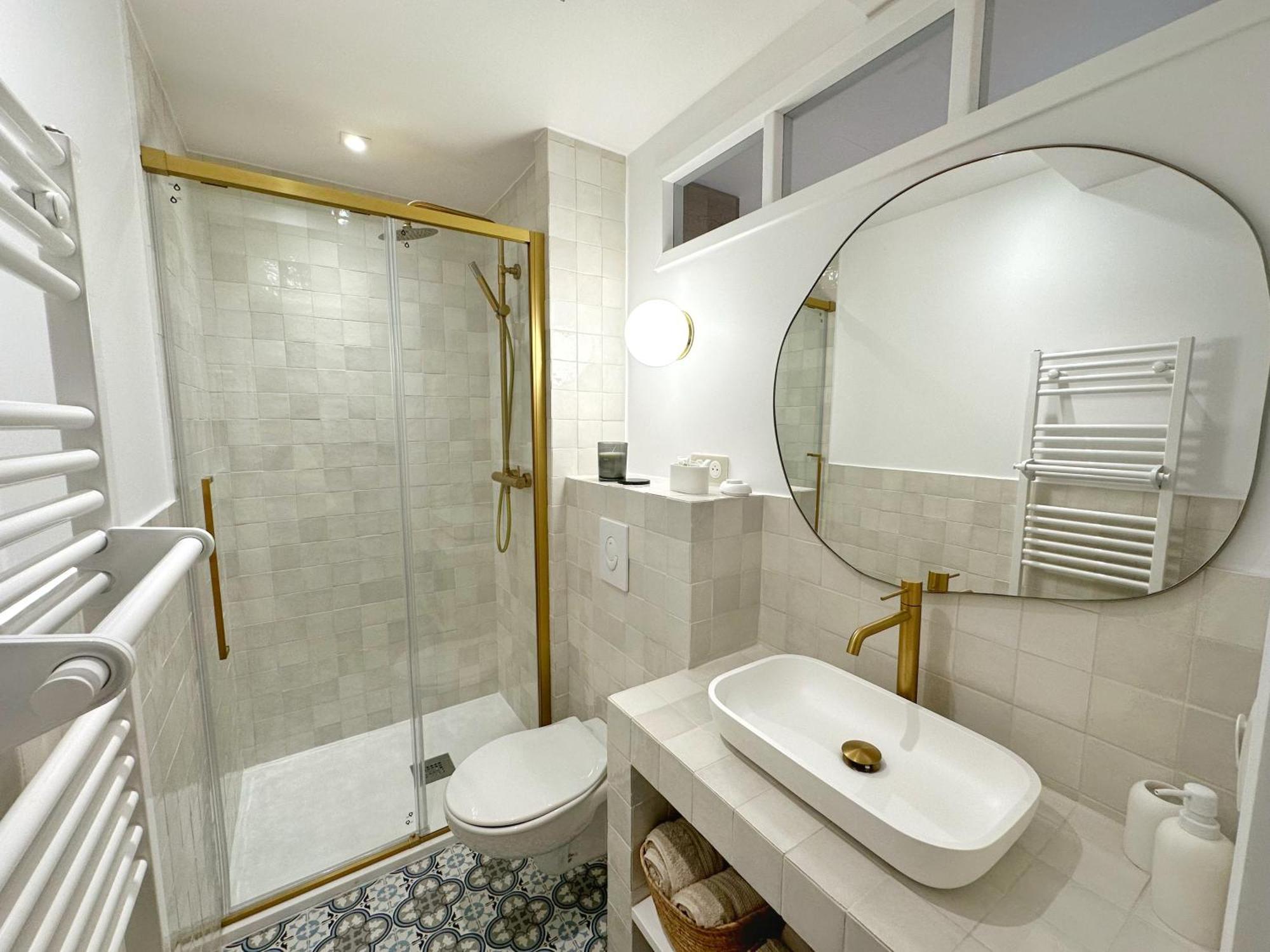 La Maison Cavet 5 Appartements De Standing Au Coeur Du Village Sanary-sur-Mer Ngoại thất bức ảnh